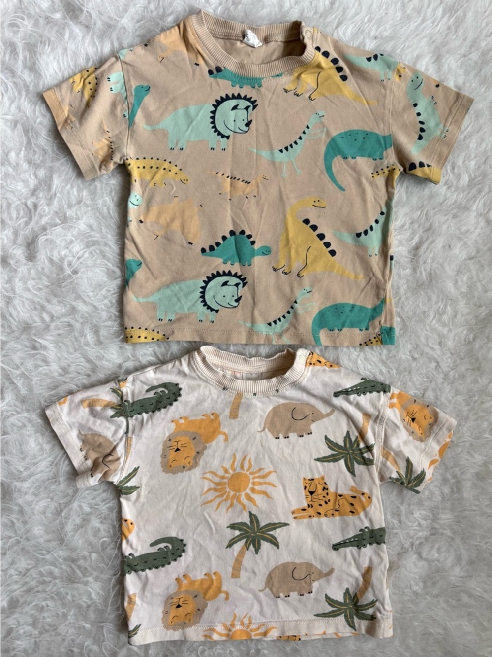 H&M Set of 2 Beige & White Dinosaur and Safari AOP Boxy Oversized Fit Tees
